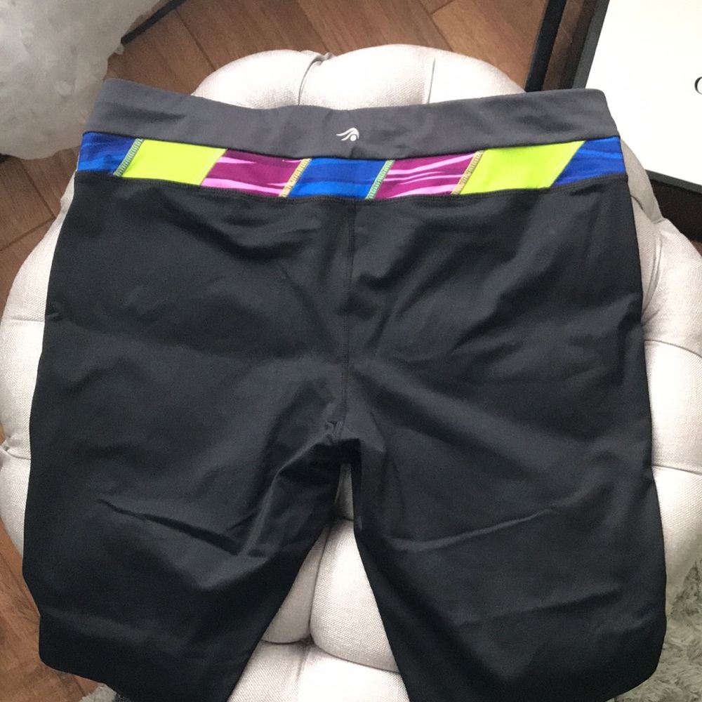 Ideology Cropped Activewear Leggings - Picture 4 of 6
